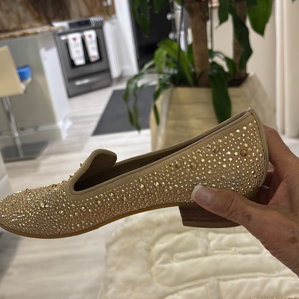 Stuart Weitzman Cream Perforated Flats with Rounded Toe - Picture 4 of 4
